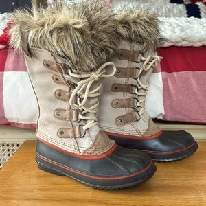 GUC women’s size 7 Joan on Artic boots. Really great shape, not worn much